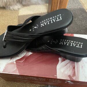 New in Box Italian Genuine Leather Ladies size 9 Wedge Sandal Made in Italy